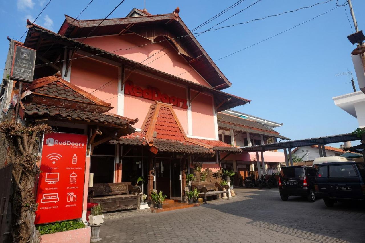 Reddoorz @ Mantrijeron 2 Yogyakarta Exterior foto